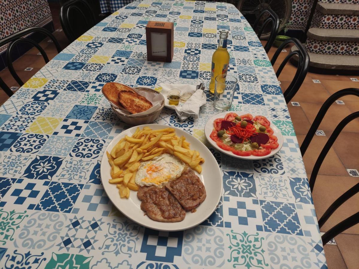 Hostal Restaurante Bar Cafeteria La Melchora Посадас Екстериор снимка