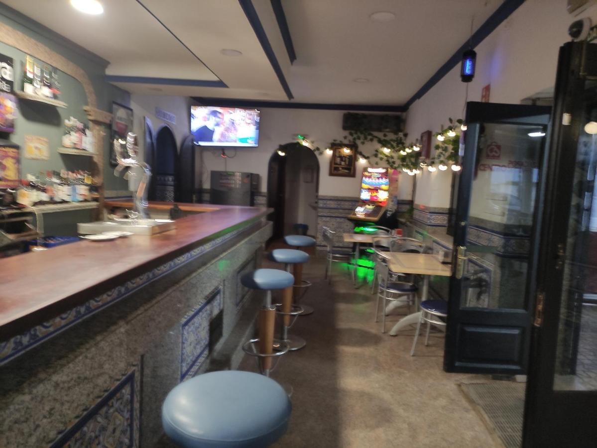 Hostal Restaurante Bar Cafeteria La Melchora Посадас Екстериор снимка