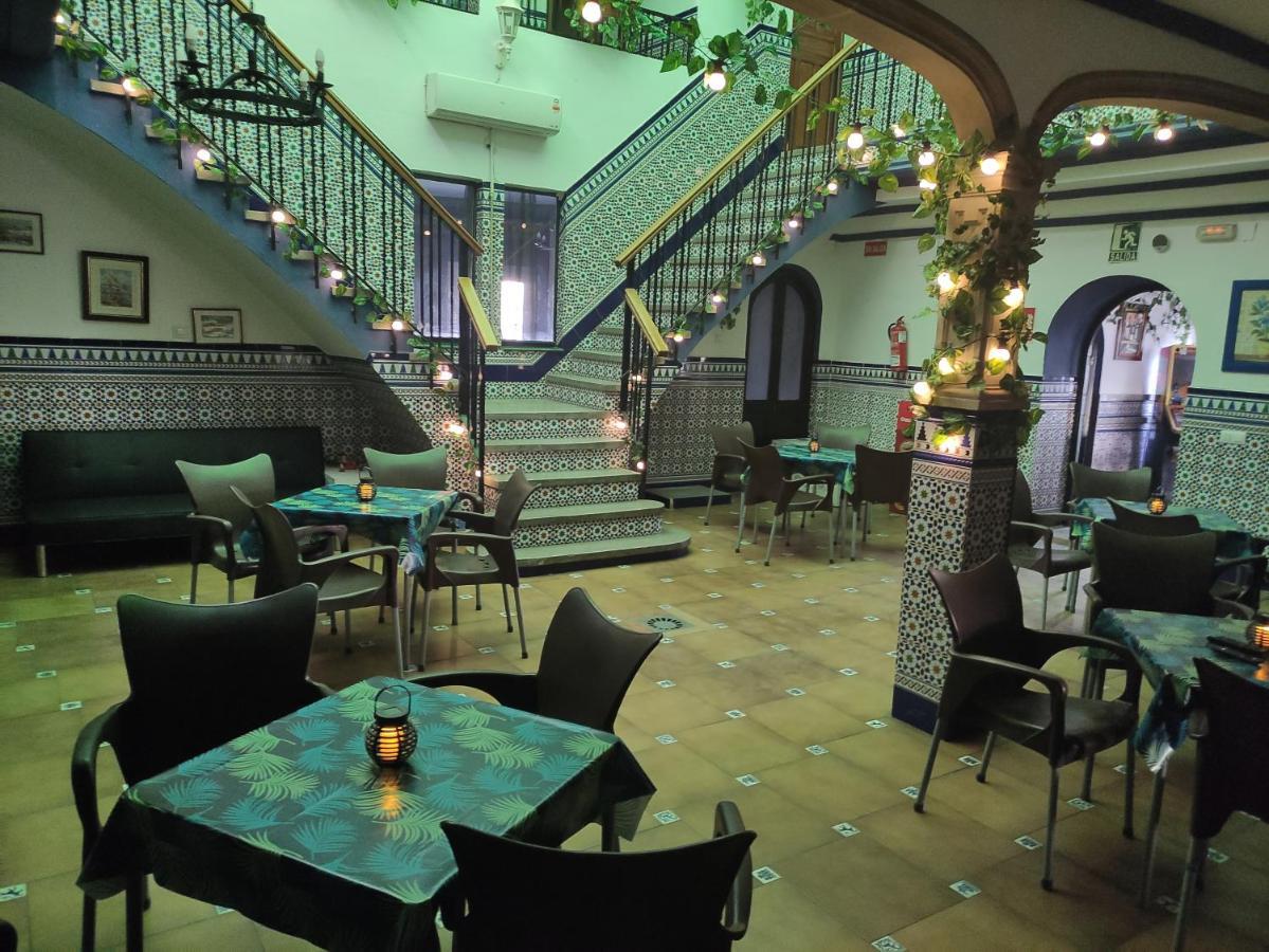 Hostal Restaurante Bar Cafeteria La Melchora Посадас Екстериор снимка