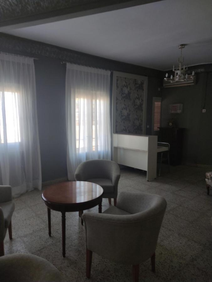 Hostal Restaurante Bar Cafeteria La Melchora Посадас Екстериор снимка